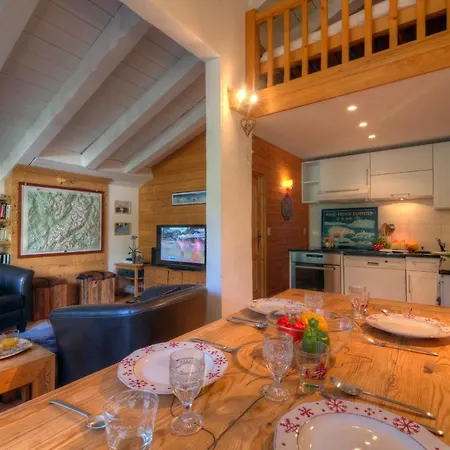 아파트 Sainte-foy-l'argentiere Sleeps 4 Pool 샤모니